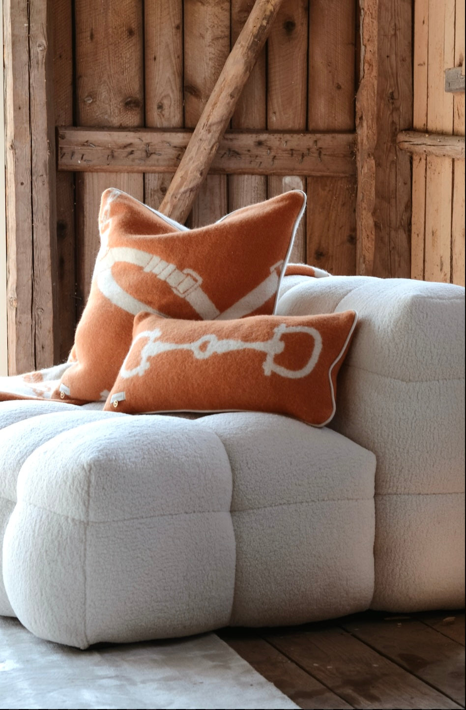 RETRO CUSHION NZ WOOL RUST