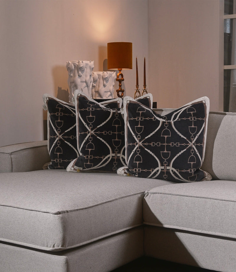 Bite Luxury velvet cushion matt black