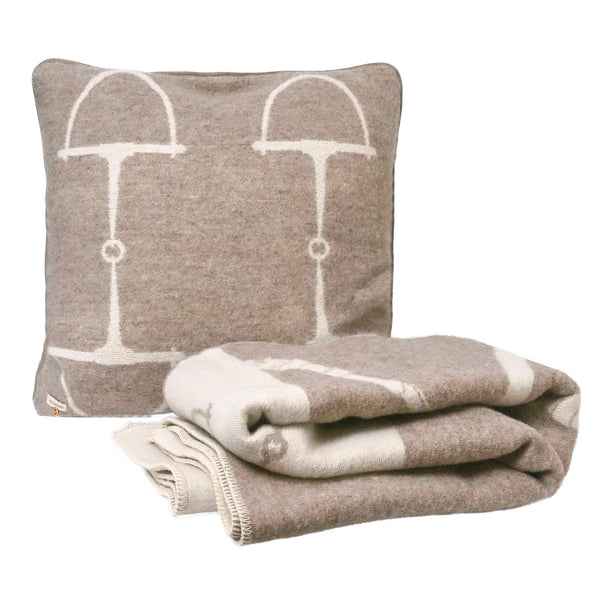 Luxury Cushion in 100% New Zealand Lambswool Beige Melange