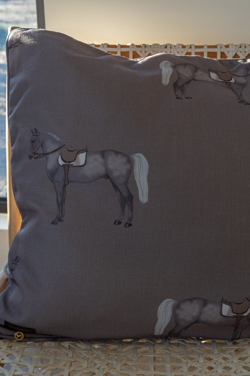 Petit Horse Mud 60 x 60