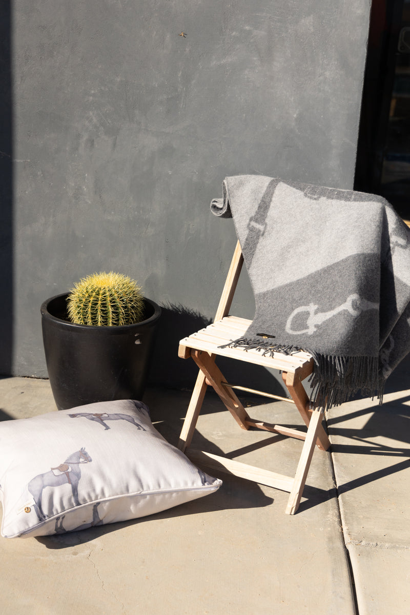 Petit Horse Off-white 60 x 60