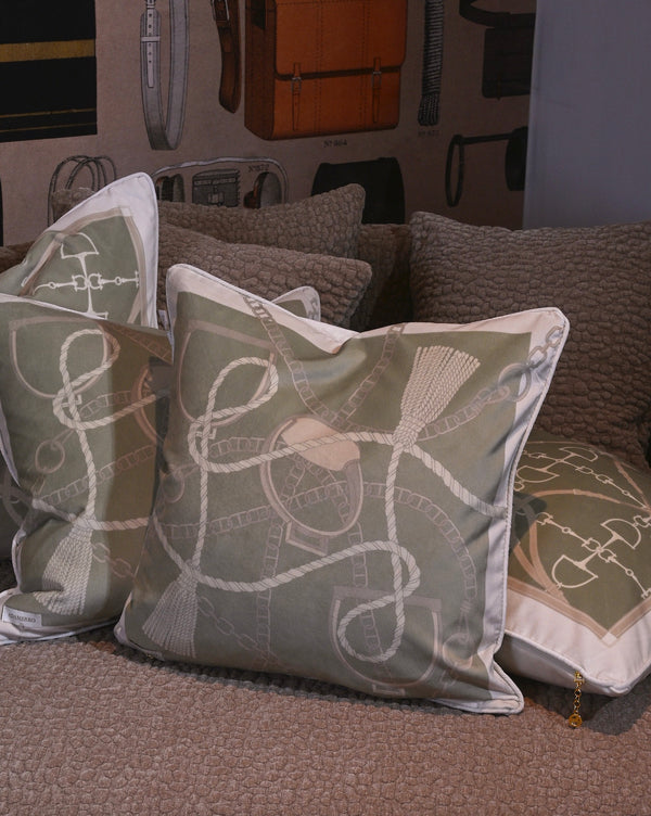 Chain velvet cushion celadon green