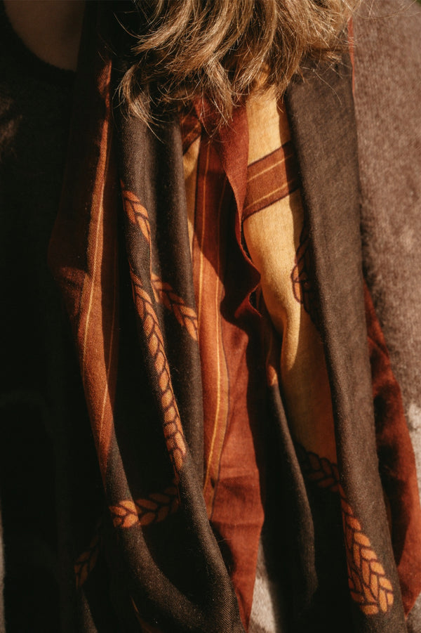 CASHMERE SCARF  HORSE BROWN