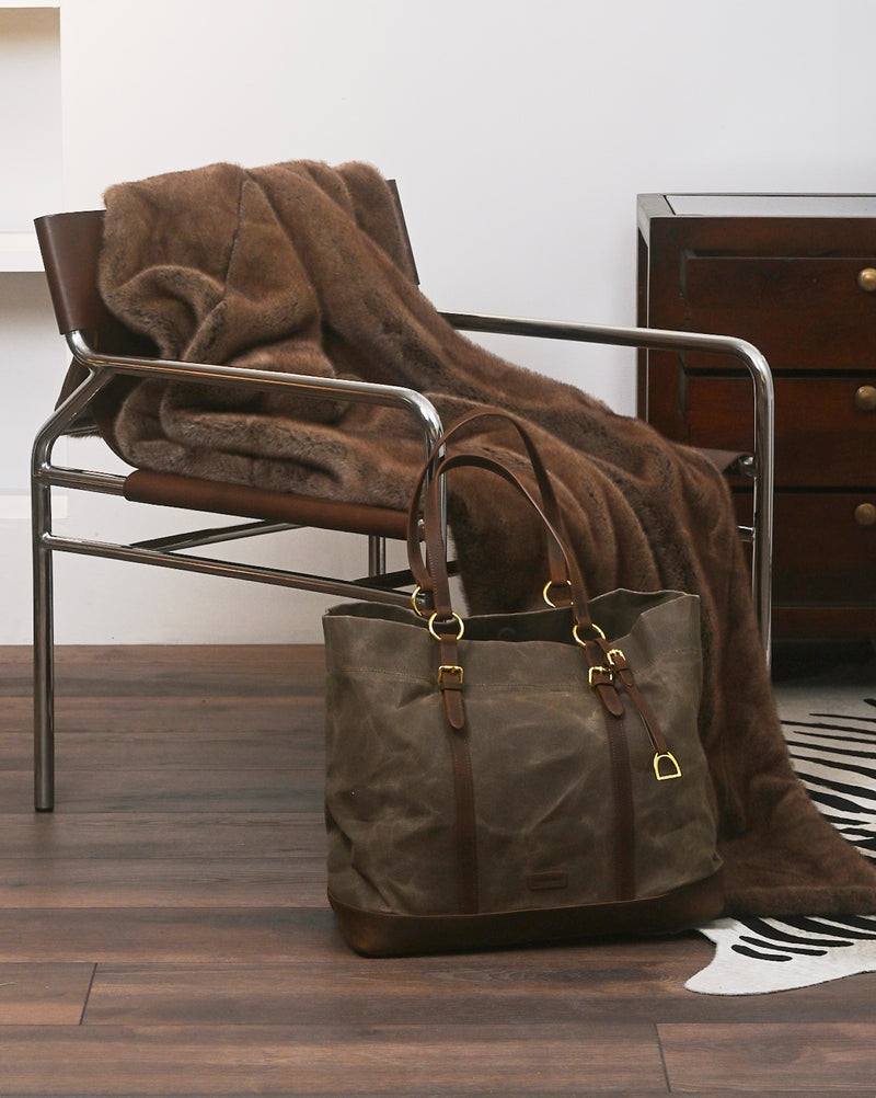 ADAMSBRO   LUXURY SHOPPER