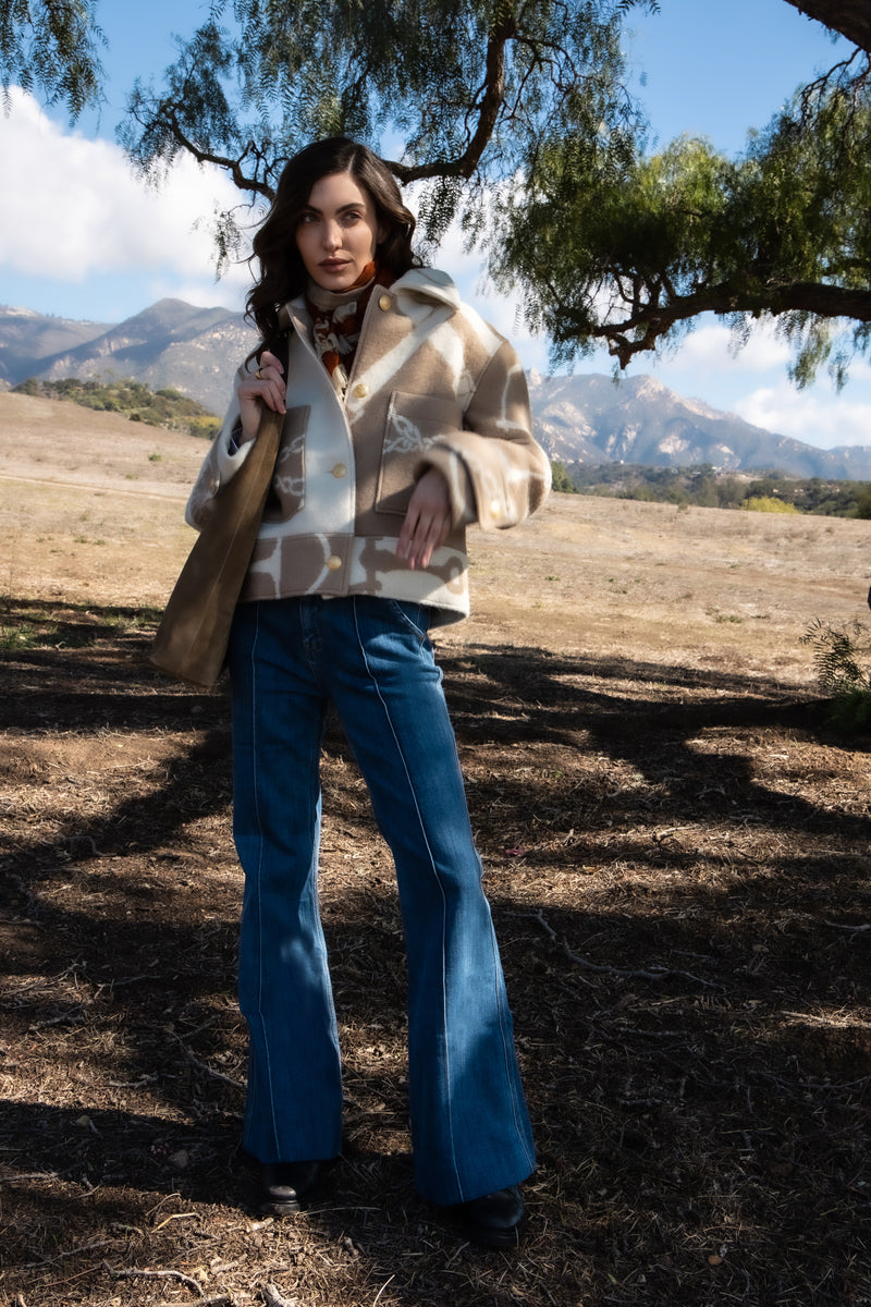 Classic lambswool Blanket Jacket – Nougat & Off-White