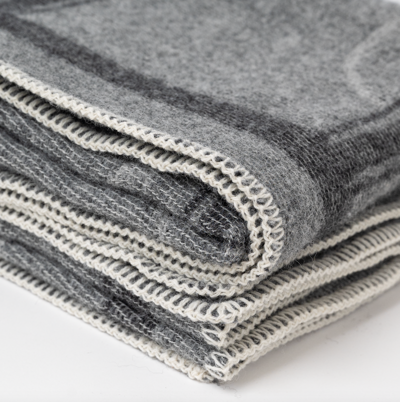 STRAP THROW NZ WOOL GREY