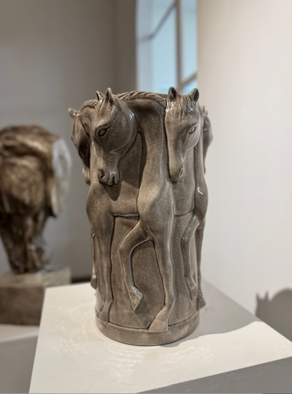 MUD CRACK CERAMIC VASE DANCING HORSES