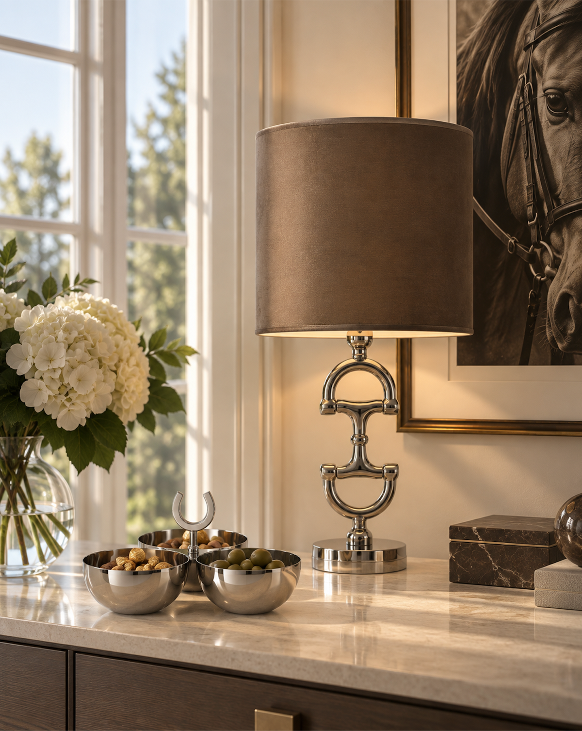 BIT Lamp stand Silver including mud Shade.