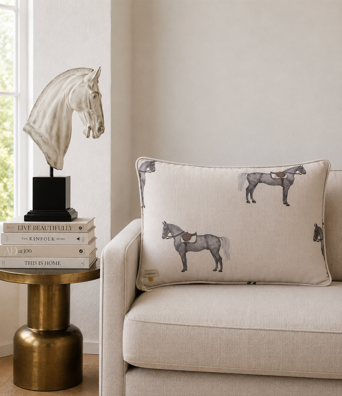 Petit Horse Off-white 60 x 40