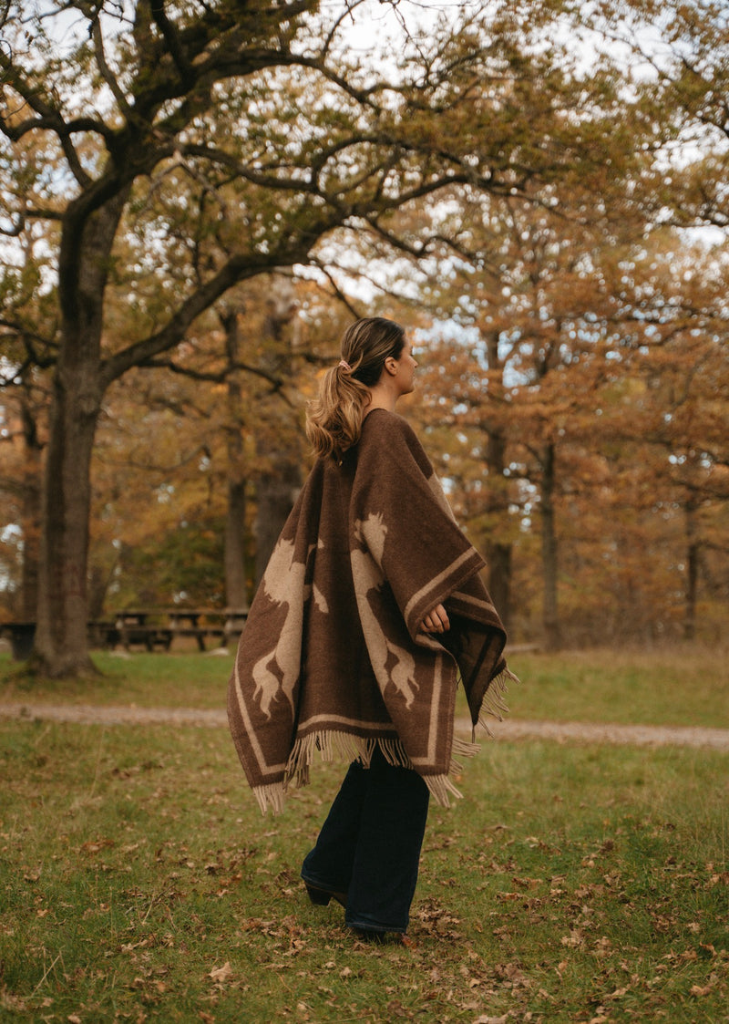 PONCHO HORSES LAMBS WOOL