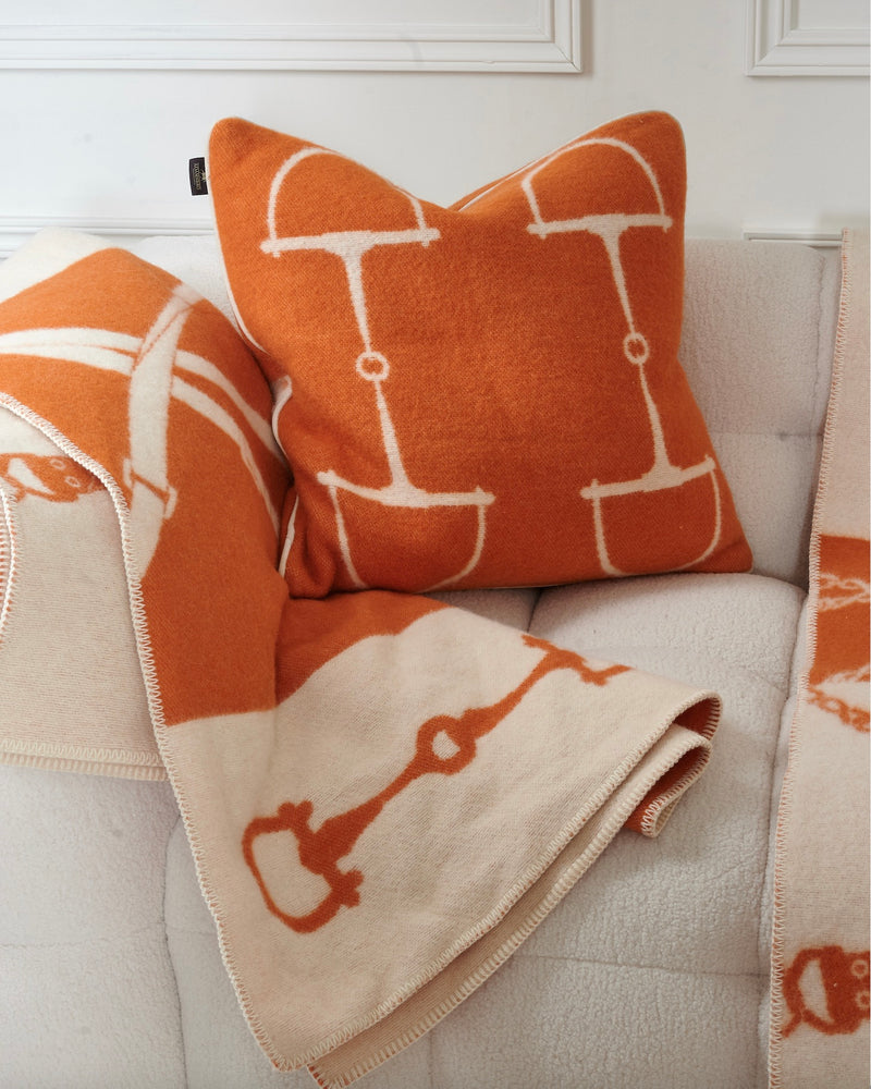 CLASSIC BIT CUSHION NZ WOOL 60X60 CM.