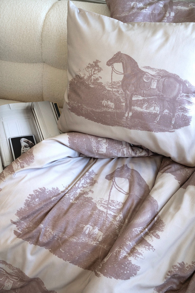 Exclusive duvet cover in the finest in cotton satin 59 IN X 83 IN + 20 X 24 IN