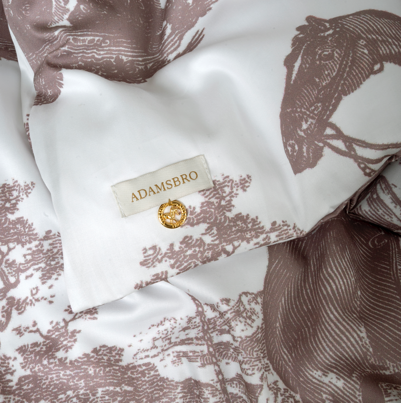 Exclusive duvet cover in the finest in cotton satin 59 IN X 83 IN + 20 X 24 IN